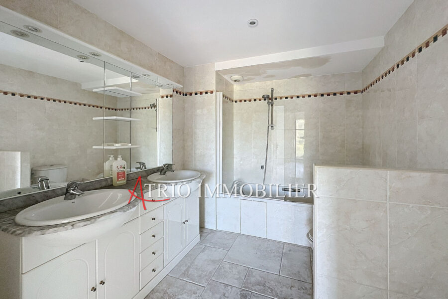 Appartement à vendre à Saint-laurent-du-var