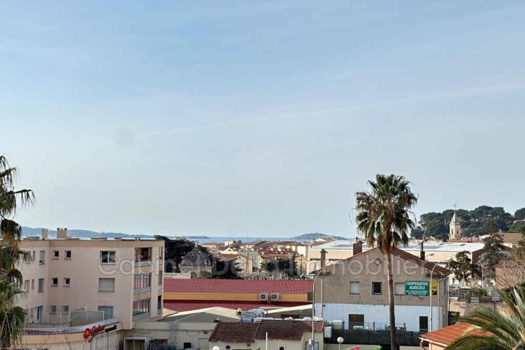 SANARY – Le Rouveau 583   – 3 pièces – 2 chambres – 55.00 m²