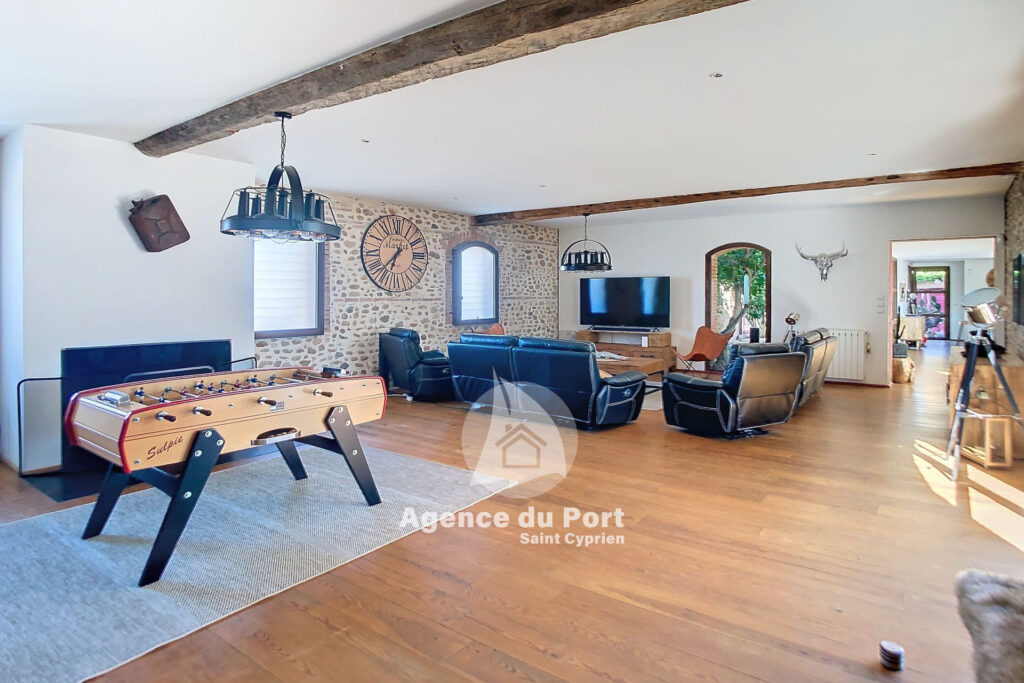 vente villa 6 Pièce(s) – 6 pièces – 5 chambres – 260.00 m²