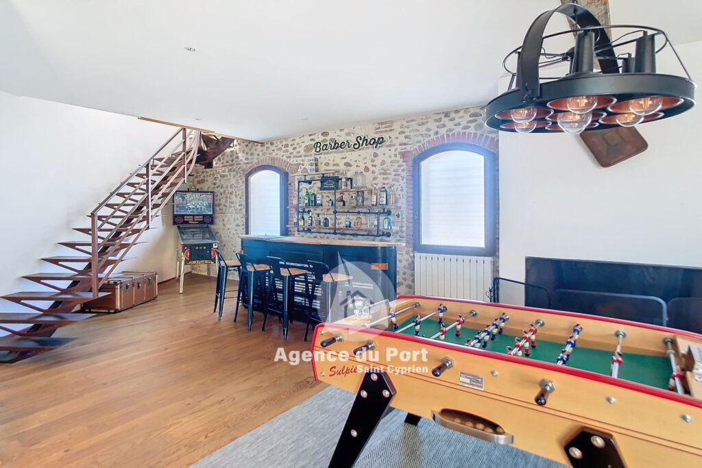 vente villa 6 Pièce(s) – 6 pièces – 5 chambres – 260.00 m²