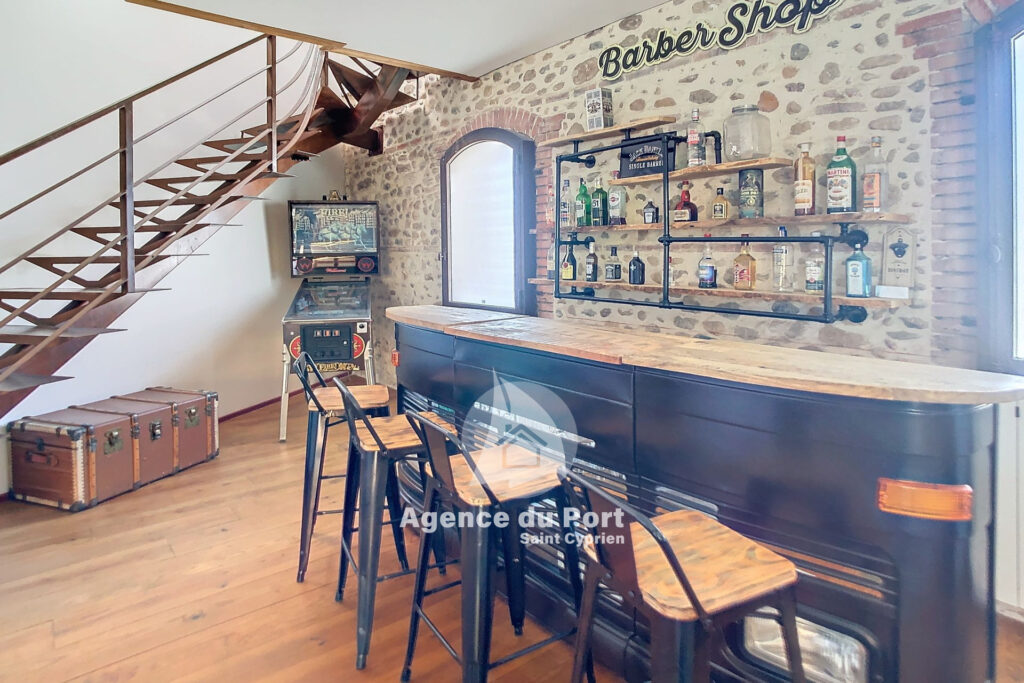 vente villa 6 Pièce(s) – 6 pièces – 5 chambres – 260.00 m²