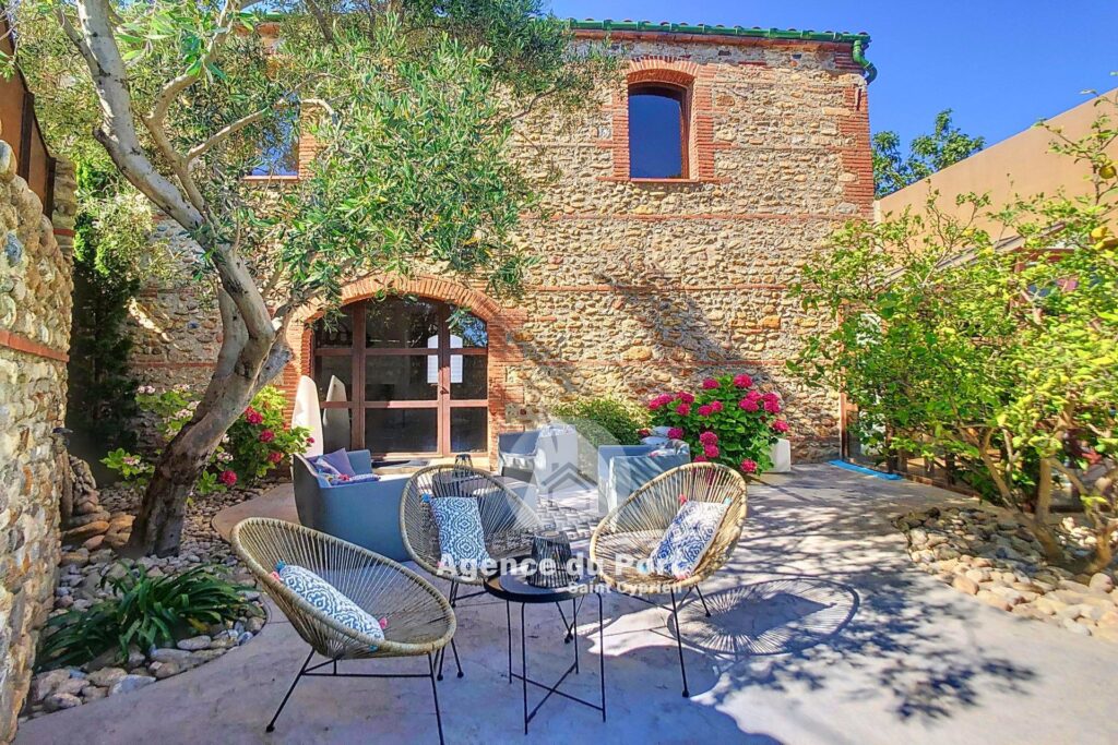 vente villa 6 Pièce(s) – 6 pièces – 5 chambres – 260.00 m²