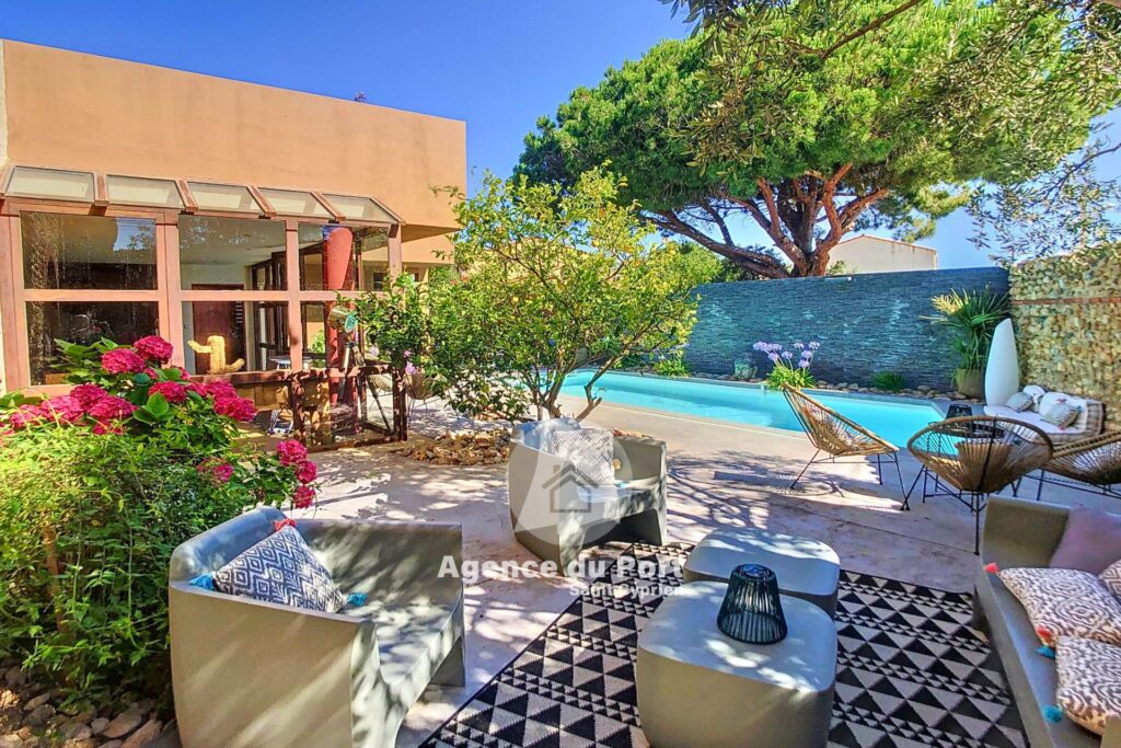 vente villa 6 Pièce(s) – 6 pièces – 5 chambres – 260.00 m²