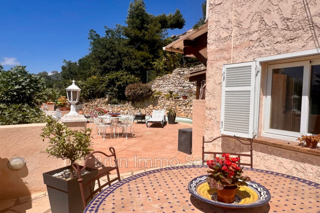 ASPREMONT 06 hauteur nice   agence BRUN IMMO SOLEIL  7 Boulev – 6 pièces – 4 chambres – 180.00 m²