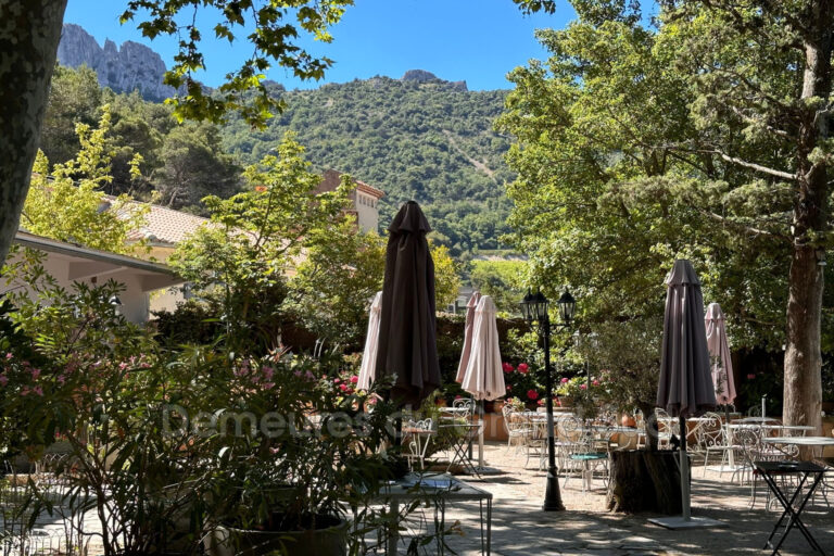 vente  – NR pièces – NR chambres – 850.00 m²