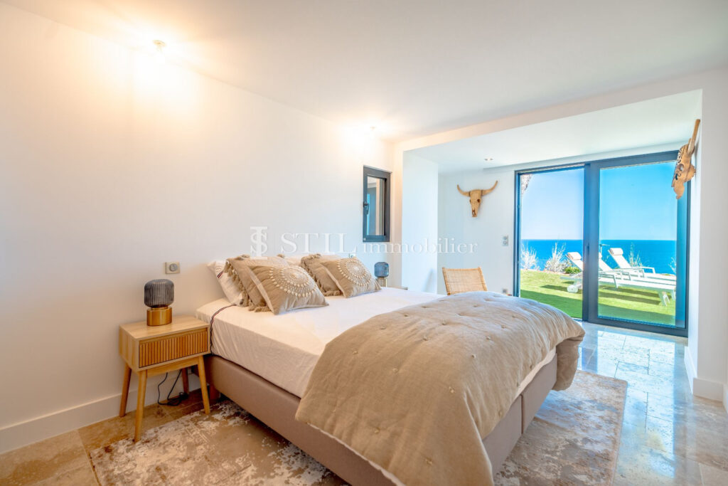 location saisonnière villa 6 Pièce(s) – 6 pièces – 4 chambres – 300.00 m²