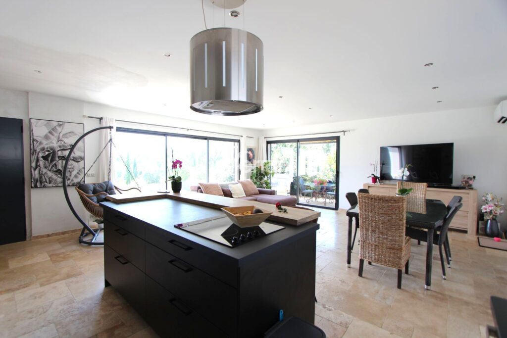 A vendre Villa de 152m² sur 750m²- Trans en Provence – 4 pièces – 3 chambres – 152.00 m²