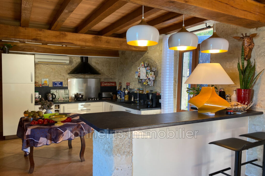 vente maison en pierre 4 Pièce(s) – 4 pièces – 3 chambres – 149.00 m²