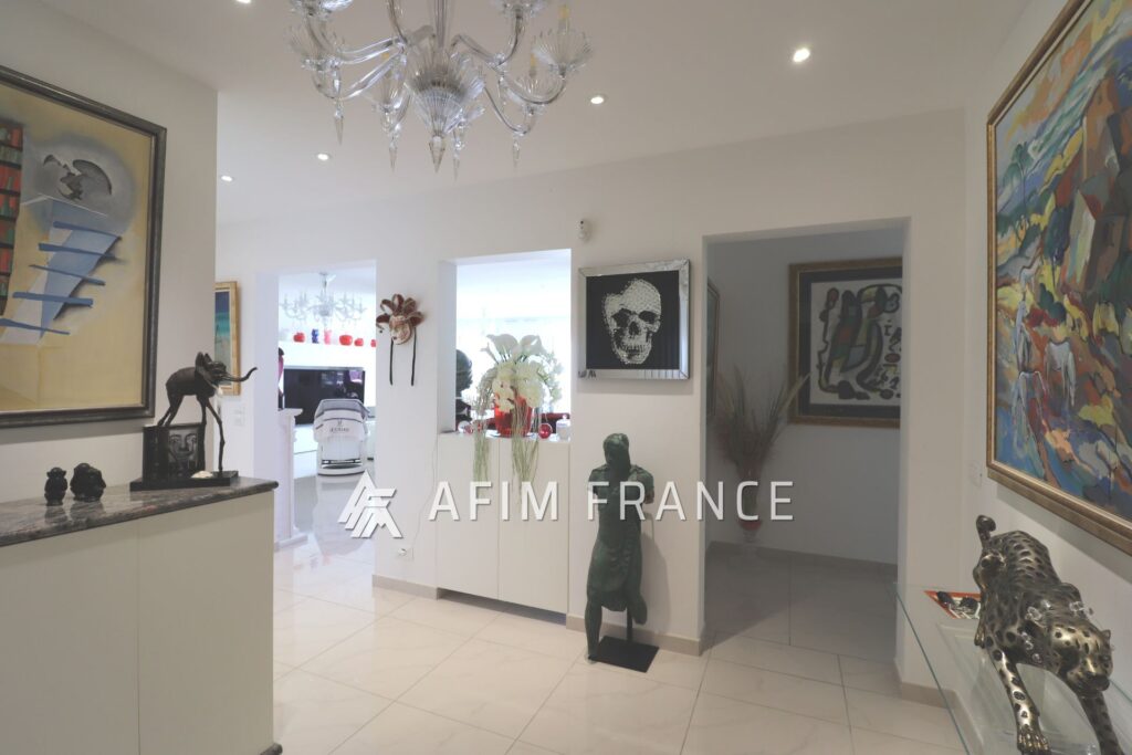 vente appartement – NR pièces – 3 chambres – 210.00 m²