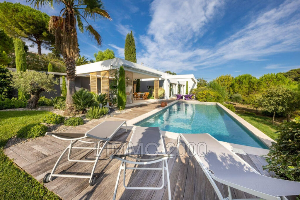 vente villa contemporaine 8 Pièce(s) – 8 pièces – 6 chambres – 306.00 m²