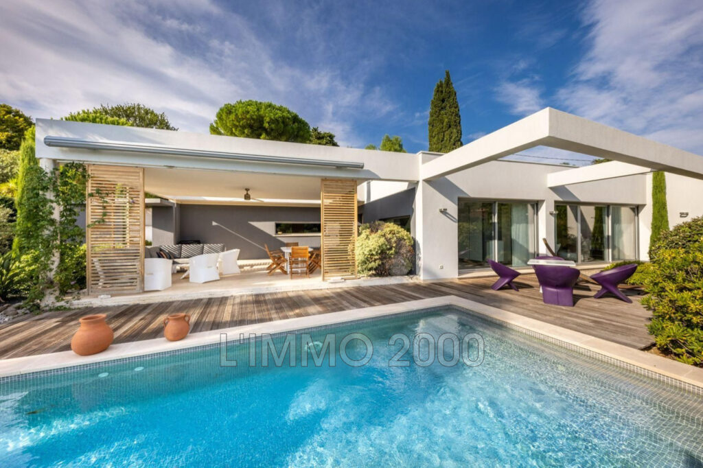 vente villa contemporaine 8 Pièce(s) – 8 pièces – 6 chambres – 306.00 m²