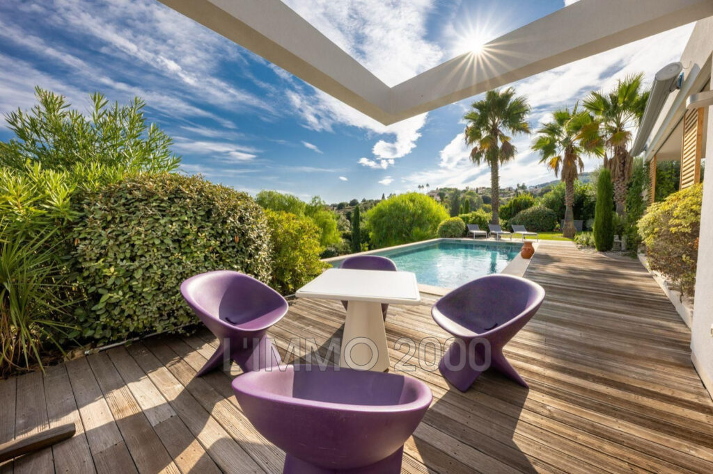 vente villa contemporaine 8 Pièce(s) – 8 pièces – 6 chambres – 306.00 m²