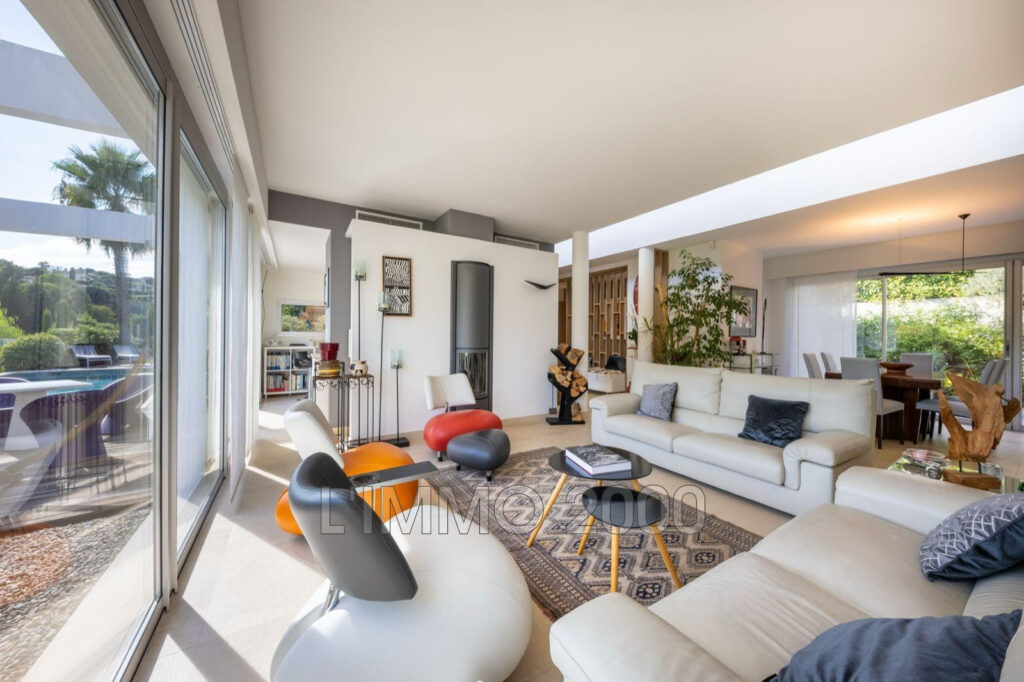 vente villa contemporaine 8 Pièce(s) – 8 pièces – 6 chambres – 306.00 m²