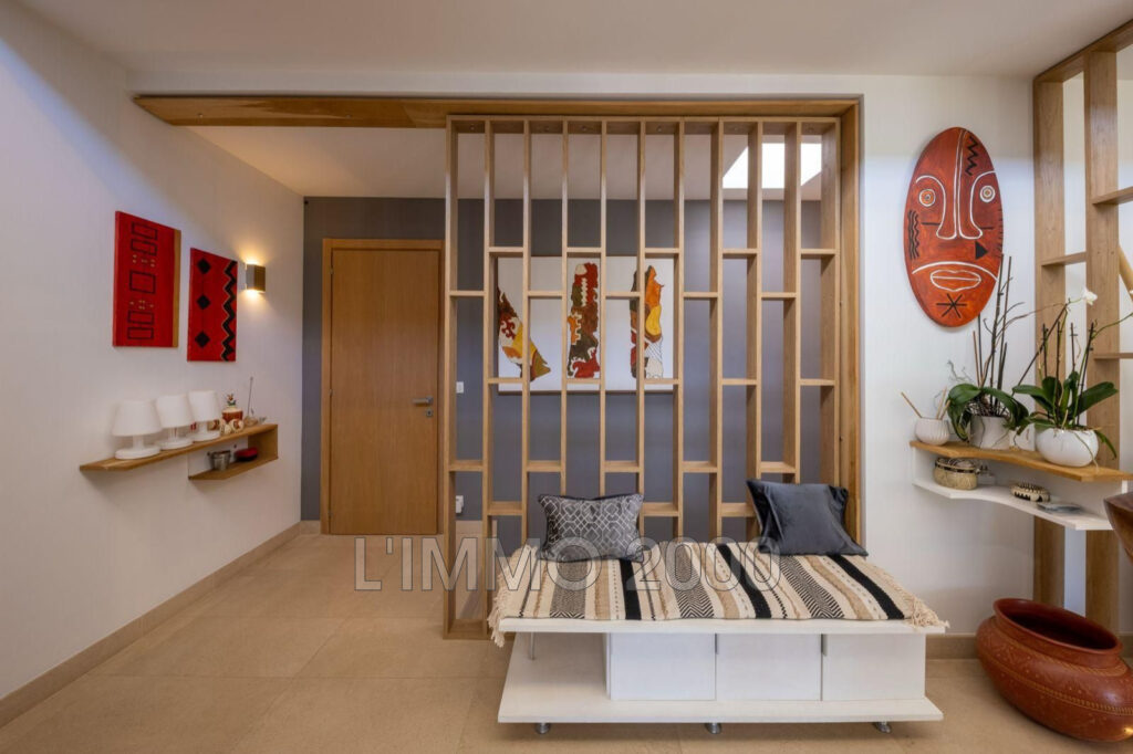 vente villa contemporaine 8 Pièce(s) – 8 pièces – 6 chambres – 306.00 m²