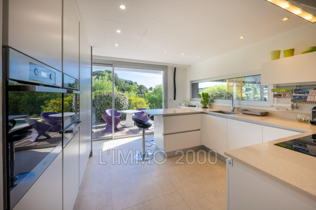 vente villa contemporaine 8 Pièce(s) – 8 pièces – 6 chambres – 306.00 m²