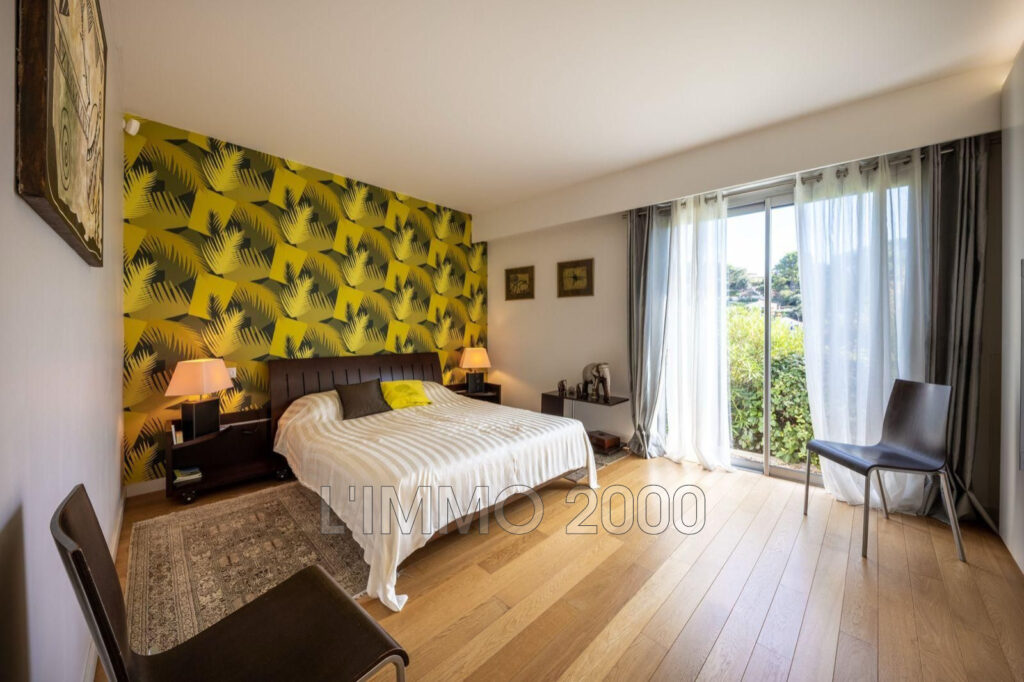 vente villa contemporaine 8 Pièce(s) – 8 pièces – 6 chambres – 306.00 m²