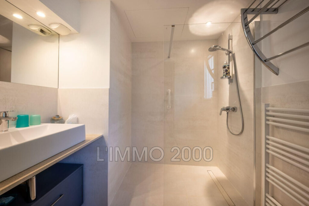 vente villa contemporaine 8 Pièce(s) – 8 pièces – 6 chambres – 306.00 m²