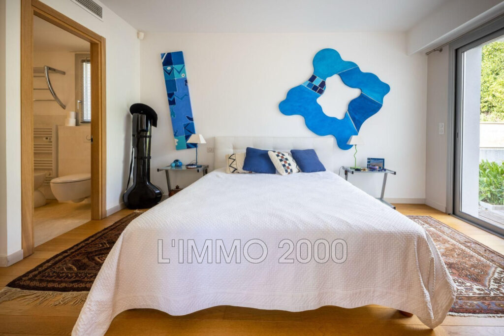 vente villa contemporaine 8 Pièce(s) – 8 pièces – 6 chambres – 306.00 m²