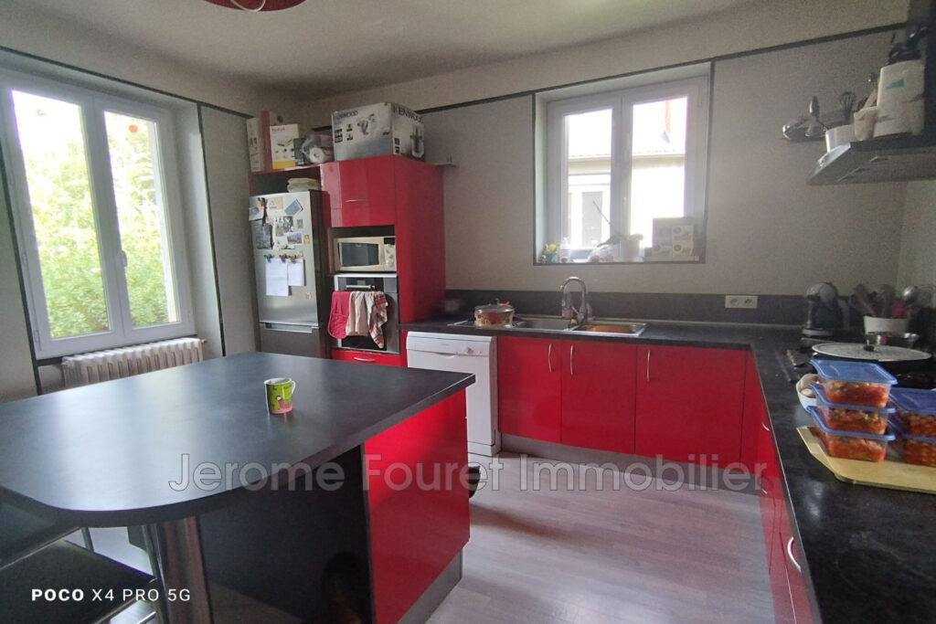 vente maison de village – NR pièces – 3 chambres – 237.50 m²