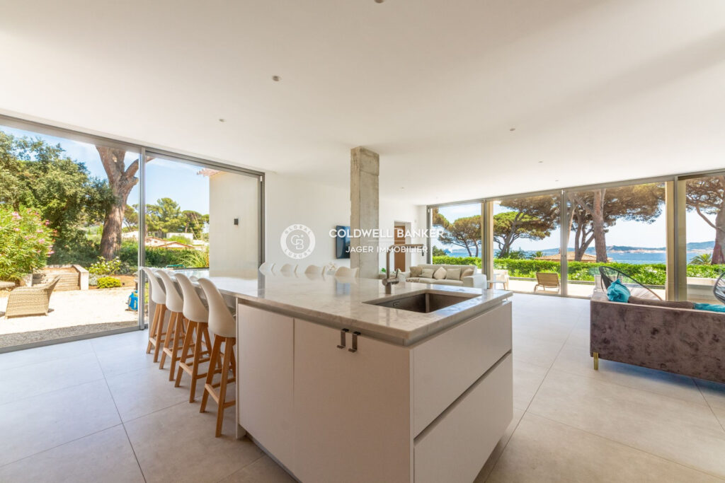 vente villa 6 Pièce(s) – 6 pièces – 5 chambres – 240.00 m²