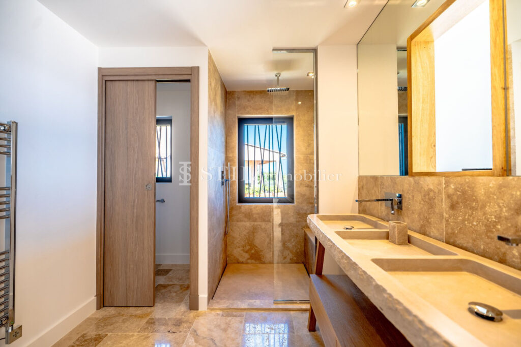 location saisonnière villa 6 Pièce(s) – 6 pièces – 4 chambres – 300.00 m²