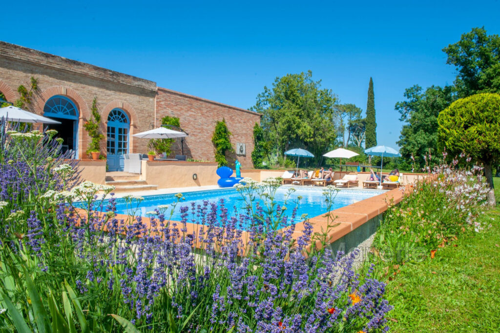 proprieté sur 24 HA avec lac, ecurie et plusieurs maisons – NR pièces – 10 chambres – 4  – 740.00 m²