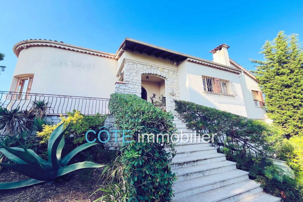 ANTIBES QUARTIER RESIDENTIEL AU CALME PROCHE ACCES AUTOROUTE A – 4 pièces – 3 chambres – 112.00 m²