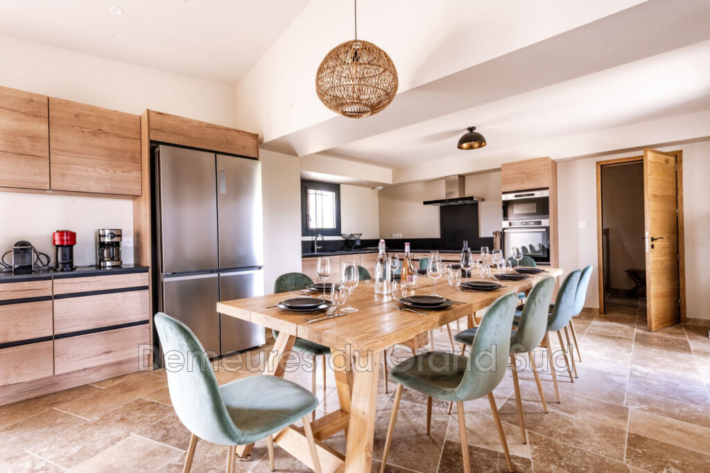 vente mas 8 Pièce(s) – 8 pièces – 6 chambres – 250.00 m²