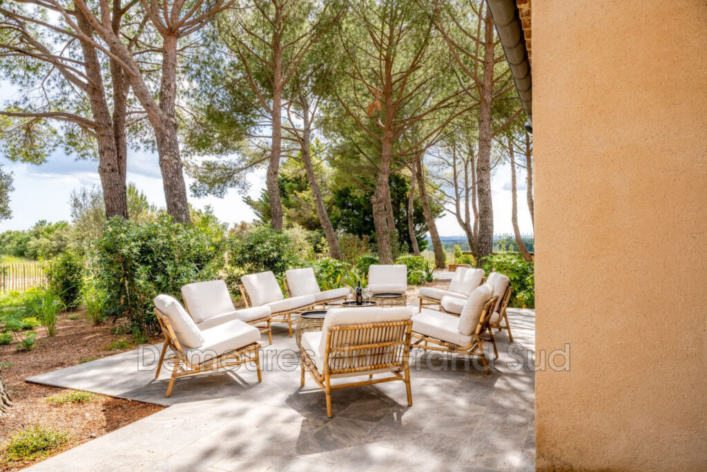 vente mas 8 Pièce(s) – 8 pièces – 6 chambres – 250.00 m²