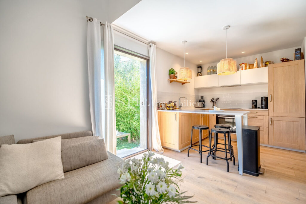 vente villa 13 Pièce(s) – 13 pièces – 8 chambres – 350.00 m²