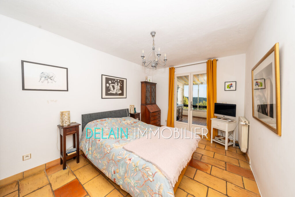 vente villa provençale 10 Pièce(s) – 10 pièces – 5 chambres – 288.00 m²