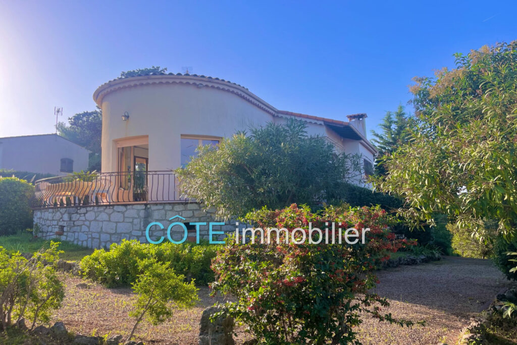 ANTIBES QUARTIER RESIDENTIEL AU CALME PROCHE ACCES AUTOROUTE A – 4 pièces – 3 chambres – 112.00 m²