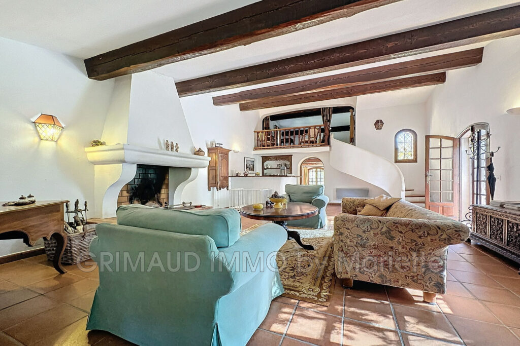 Ensemble de plusieurs maisons en pierres seches avec piscine e – 10 pièces – 7 chambres – 4