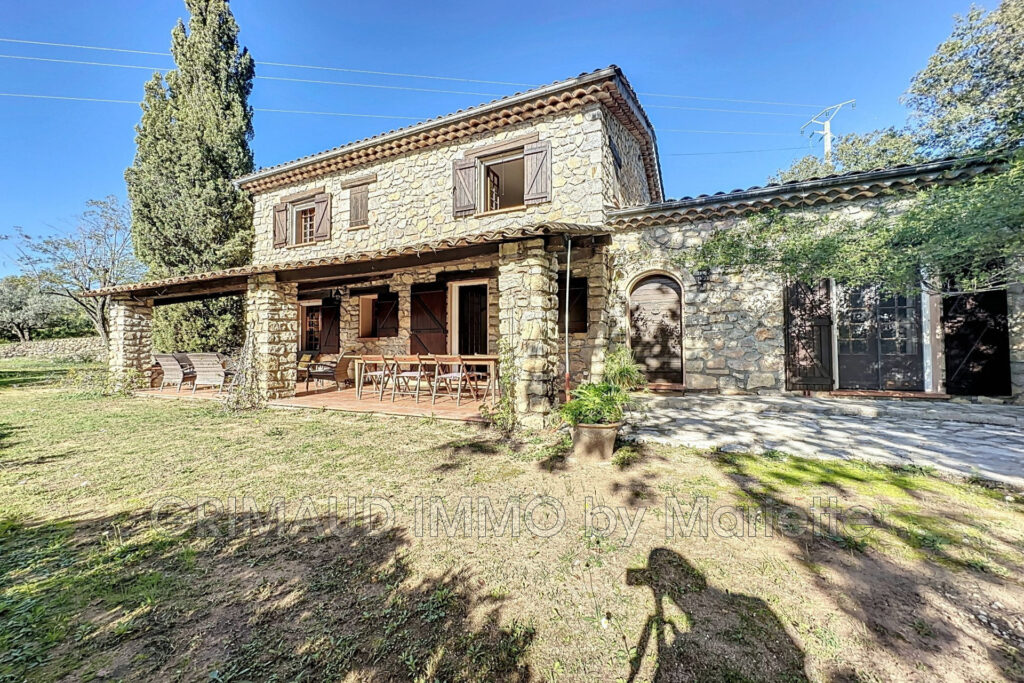 Ensemble de plusieurs maisons en pierres seches avec piscine e – 10 pièces – 7 chambres – 4