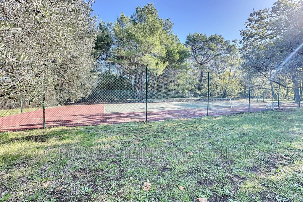 Ensemble de plusieurs maisons en pierres seches avec piscine e – 10 pièces – 7 chambres – 4