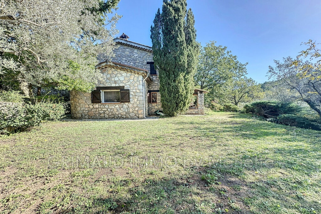 Ensemble de plusieurs maisons en pierres seches avec piscine e – 10 pièces – 7 chambres – 4