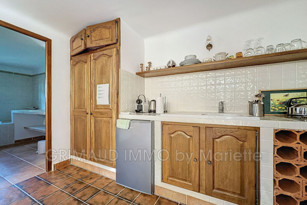 Ensemble de plusieurs maisons en pierres seches avec piscine e – 10 pièces – 7 chambres – 4