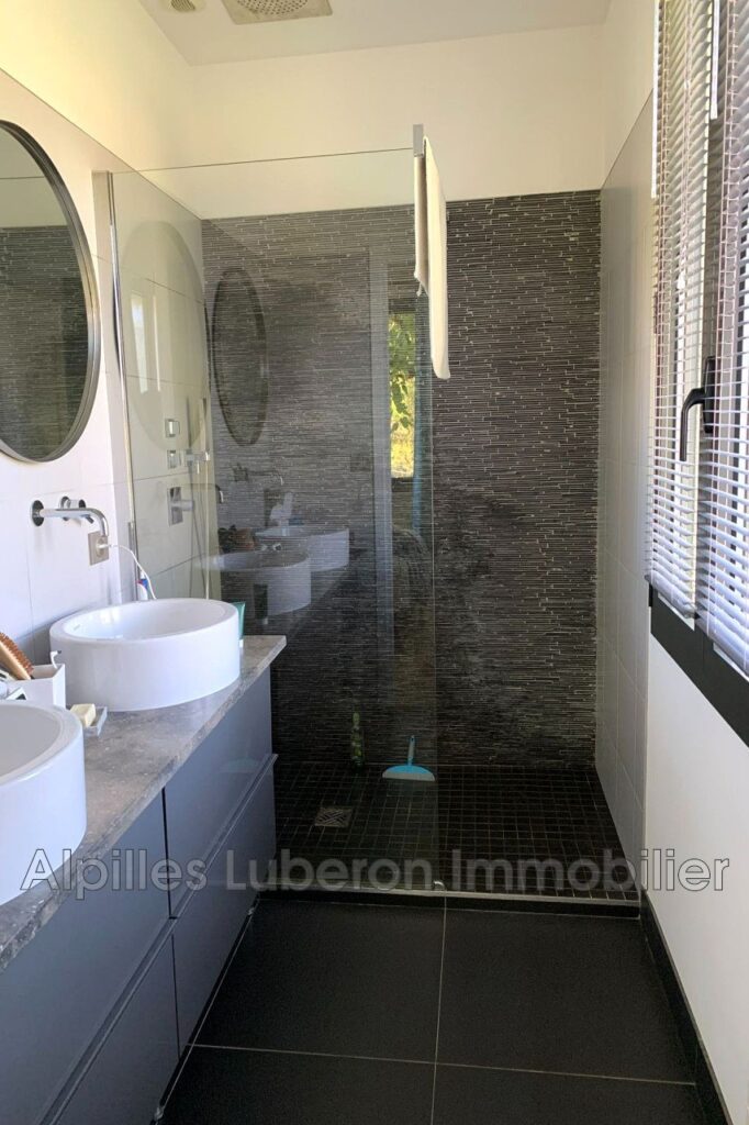 location saisonnière maison de village 6 Pièce(s) – 6 pièces – 4 chambres – 4  – 190.00 m²