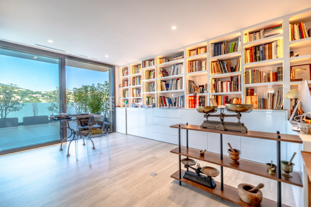 vente villa 8 Pièce(s) – 8 pièces – 5 chambres – 4  – 297.00 m²