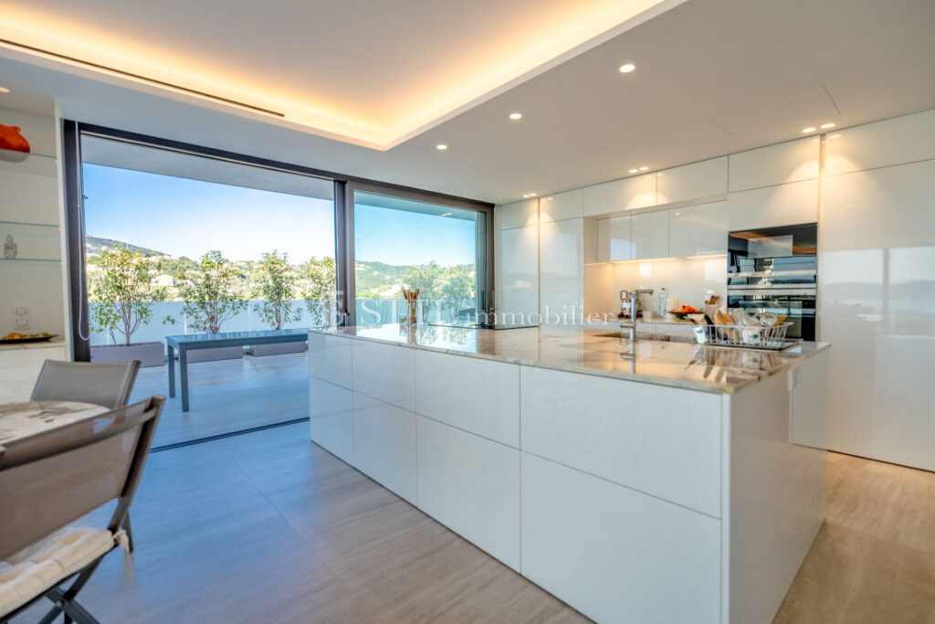 vente villa 8 Pièce(s) – 8 pièces – 5 chambres – 4  – 297.00 m²