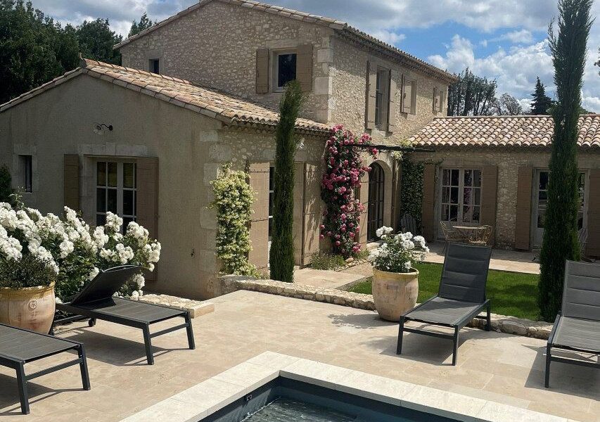Maison à louer à Eygalières