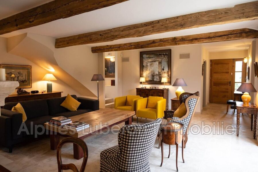 Maison à louer à Eygalières