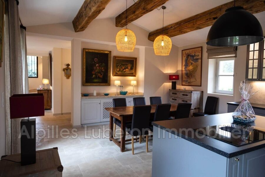 Maison à louer à Eygalières