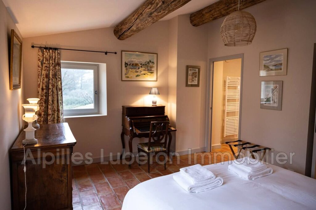 location saisonnière villa provençale 5 Pièce(s) – 5 pièces – 3 chambres – 4  – 170.00 m²