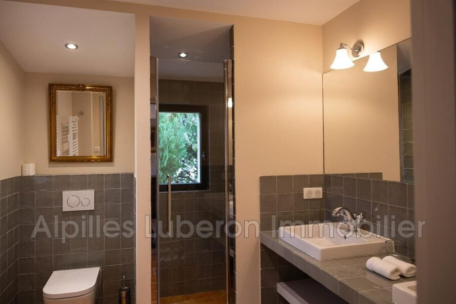 Maison à louer à Eygalières