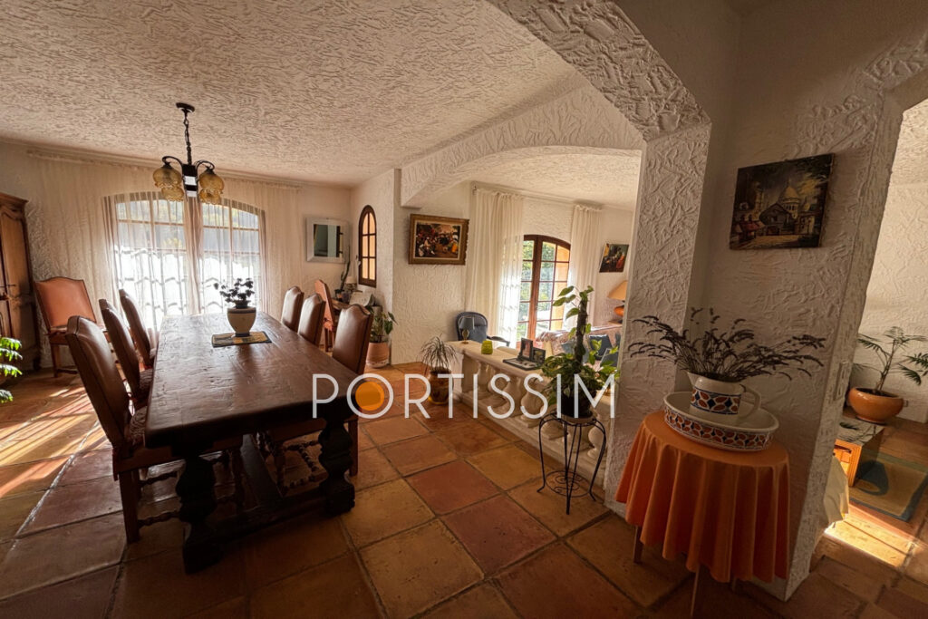 Tourrettes-Levens / villa individuelle au calme / jardin 4500m – 4 pièces – 3 chambres – 150.00 m²