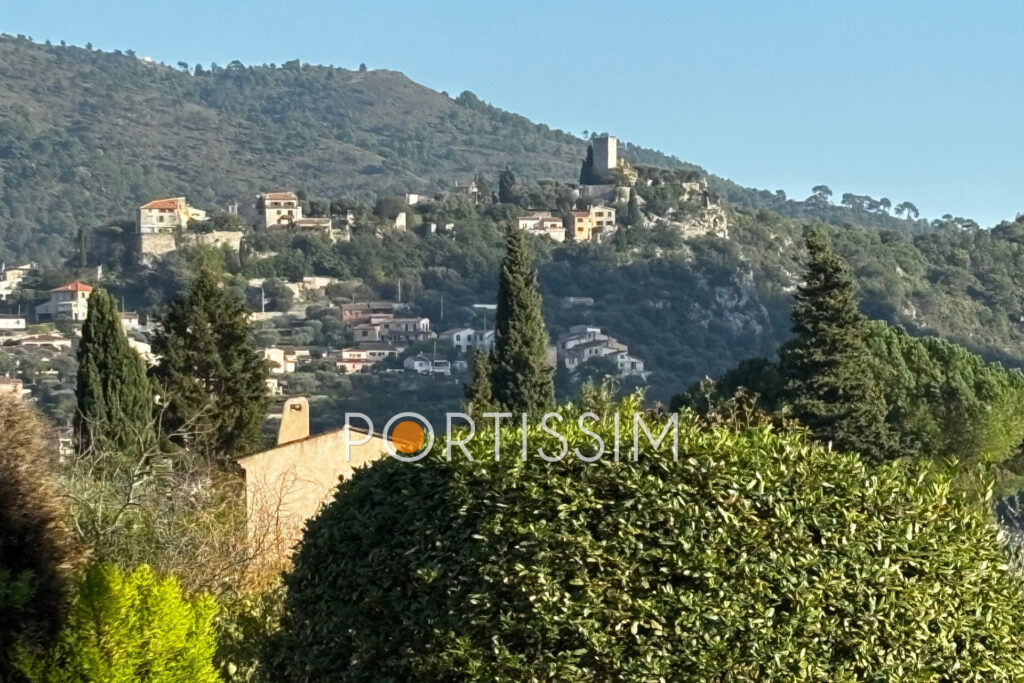 Tourrettes-Levens / villa individuelle au calme / jardin 4500m – 4 pièces – 3 chambres – 150.00 m²