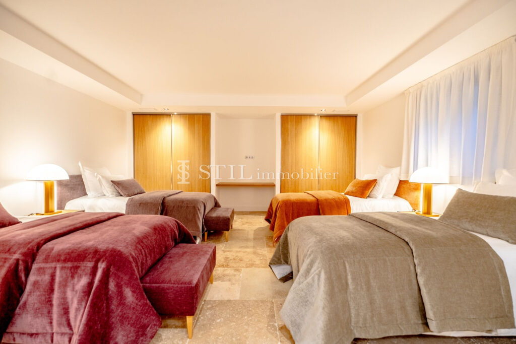 location saisonnière villa 7 Pièce(s) – 7 pièces – 4 chambres – 345.00 m²