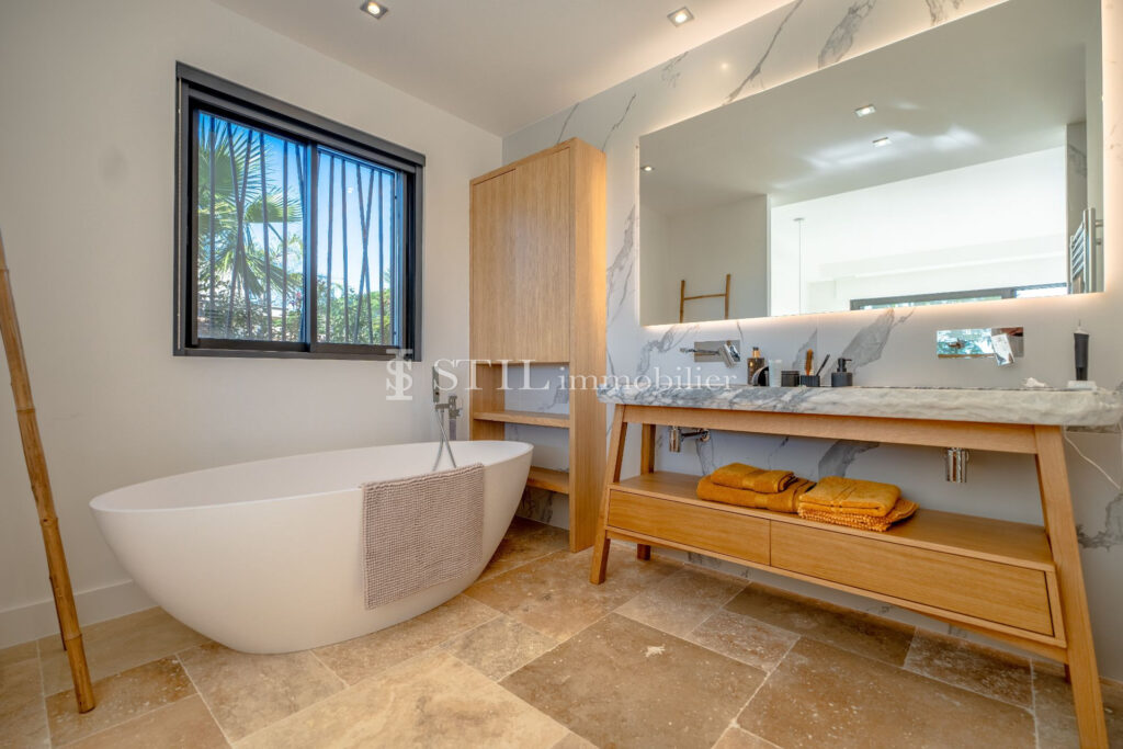 location saisonnière villa 7 Pièce(s) – 7 pièces – 4 chambres – 345.00 m²