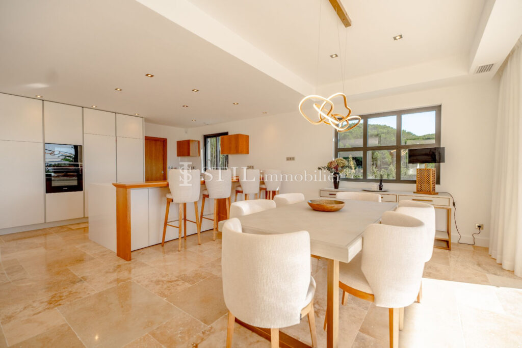 location saisonnière villa 7 Pièce(s) – 7 pièces – 4 chambres – 345.00 m²